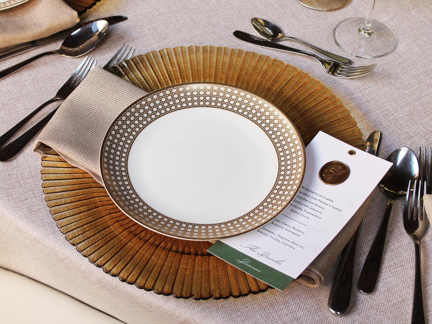 Plato base Niza ámbar claro