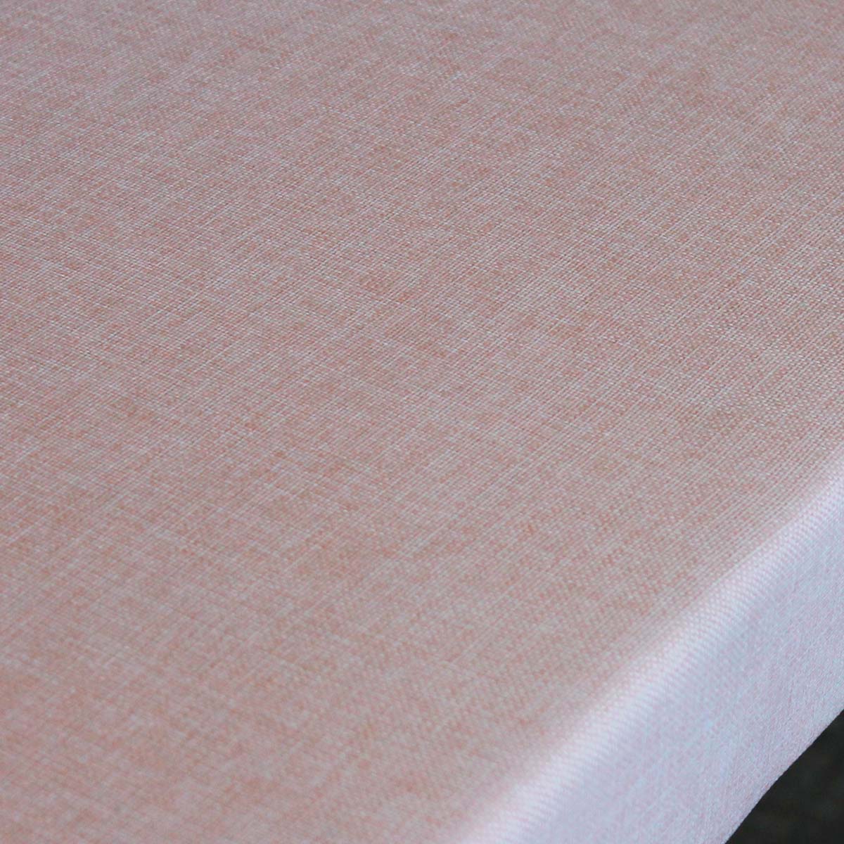 Mesa cubierta de lino baby pink