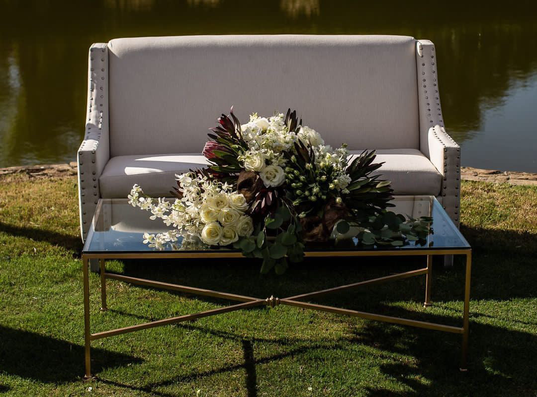 Mesa Deco dorada
