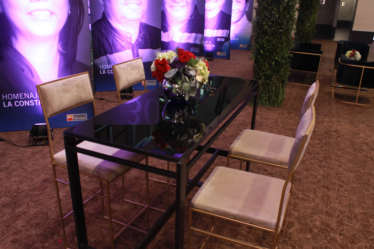 Mesa bar herrería negra y cubierta negra